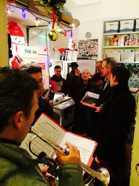 Photo Flash: JERSEY BOYS and THE LAST SHIP Casts Sing Christmas Carols on Saturday Night Shout for New York Cares Image