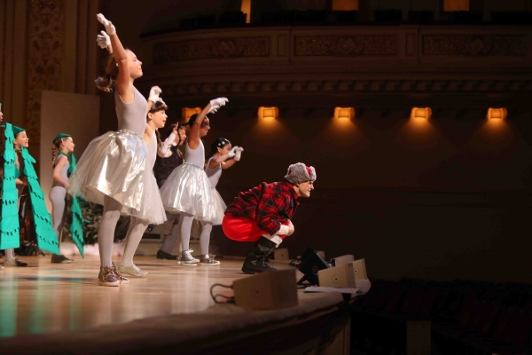 Photo Coverage: In Rehearsal for New York Pops' RUDOLPH THE RED-NOSED REINDEER Image