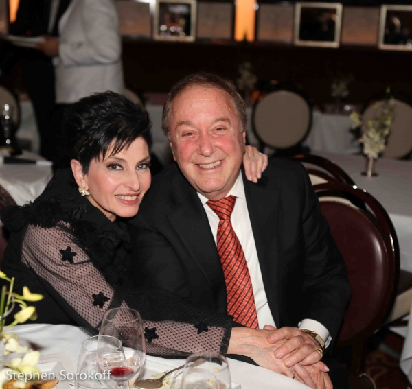 Photo Coverage: Neil Sedaka Sings in 2015 with A PIANO AT LE CIRQUE Image