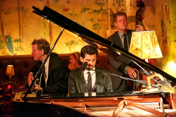 Photo Flash: Tony DeSare Performs Bemelmans Residency at The Carlyle  Image
