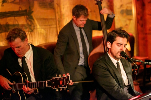 Photo Flash: Tony DeSare Performs Bemelmans Residency at The Carlyle  Image