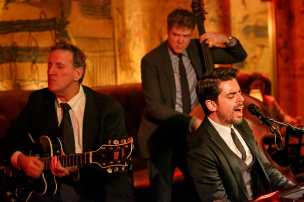 Photo Flash: Tony DeSare Performs Bemelmans Residency at The Carlyle  Image