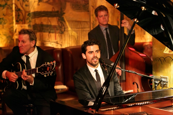 Photo Flash: Tony DeSare Performs Bemelmans Residency at The Carlyle  Image