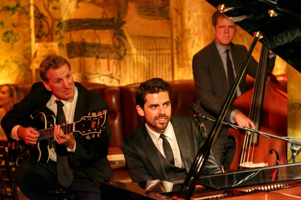 Photo Flash: Tony DeSare Performs Bemelmans Residency at The Carlyle  Image