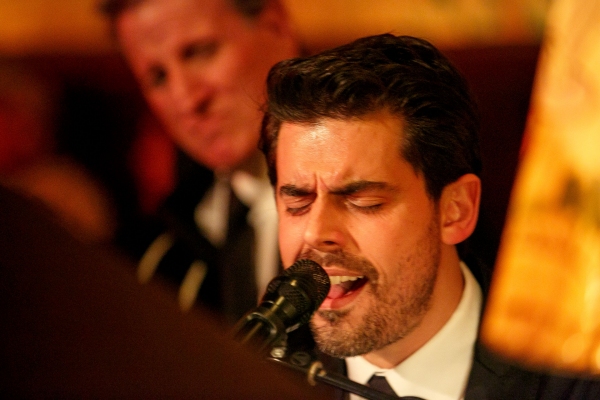 Photo Flash: Tony DeSare Performs Bemelmans Residency at The Carlyle  Image