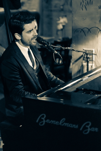 Photo Flash: Tony DeSare Performs Bemelmans Residency at The Carlyle  Image