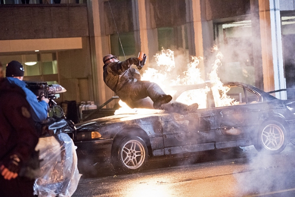Photo Flash: Sneak Peek - 'Rogues' Take Over in THE FLASH's Mid-Season Debut 