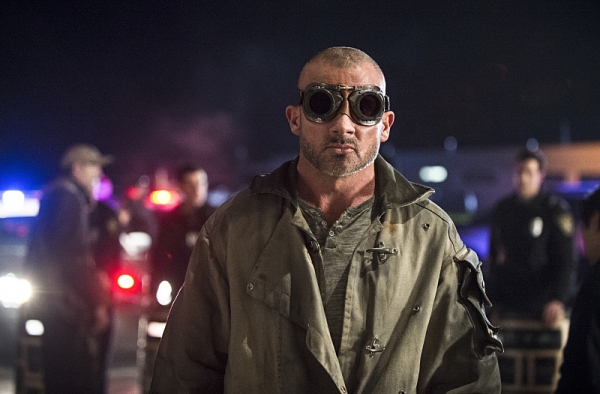 Photo Flash: Sneak Peek - 'Rogues' Take Over in THE FLASH's Mid-Season Debut Image