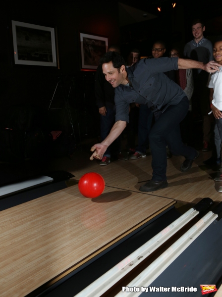 Paul Rudd bowling  Photo
