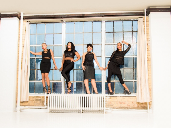 Photo Flash: MOTOWN THE MUSICAL Tour Celebrates Music Legacy With High Fashion Portraits Image