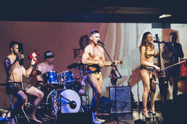 Photo Flash: Laura Benanti, Lena Hall & More Join The Skivvies at 42West Image