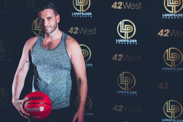 Photo Flash: Laura Benanti, Lena Hall & More Join The Skivvies at 42West Image