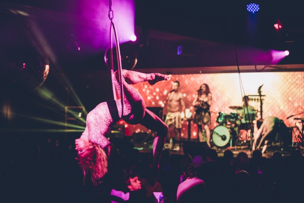 Photo Flash: Laura Benanti, Lena Hall & More Join The Skivvies at 42West Image
