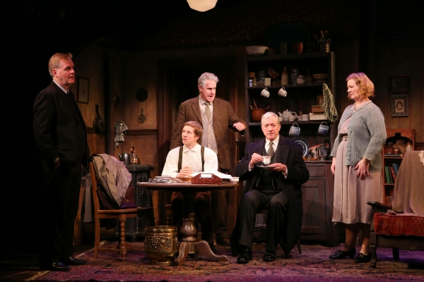 Photo Flash: First Look at Irish Rep's DA, Beginning Tonight Off-Broadway Image