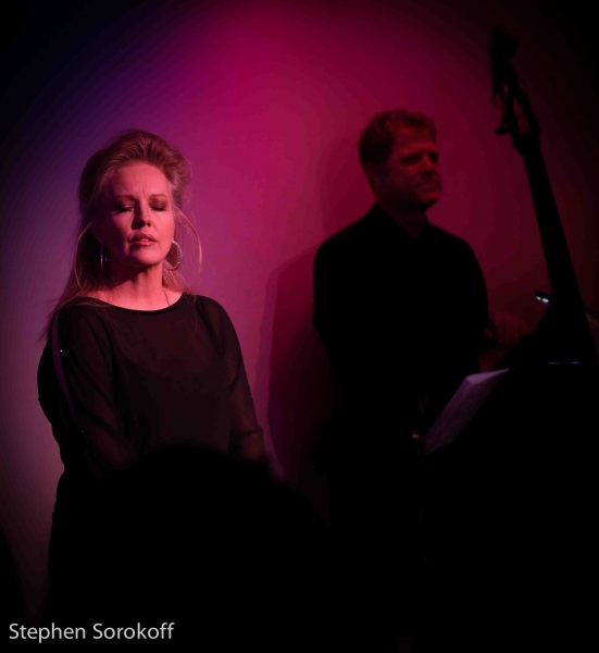 Photo Coverage: STACY SULLIVAN Brings 'On The Air' to the Metropolitan Room Image