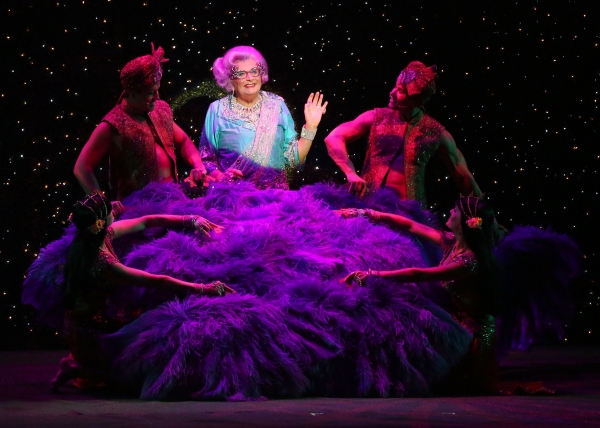 Photo Flash: Sneak Peek - DAME EDNA'S GLORIOUS GOODBYE - THE FAREWELL TOUR Opens Next Week at the Ahmanson Image
