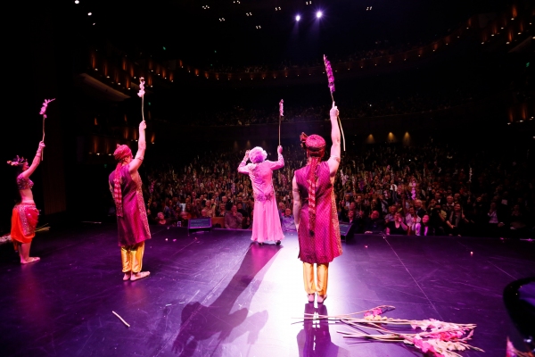 Photo Flash: Pierce Brosnan, Anjelica Huston, Michael Feinstein and More Celebrate Dame Edna's GLORIOUS GOODBYE Opening in L.A. Image
