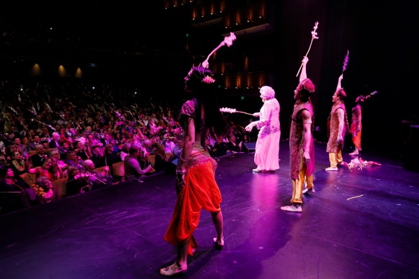 Photo Flash: Pierce Brosnan, Anjelica Huston, Michael Feinstein and More Celebrate Dame Edna's GLORIOUS GOODBYE Opening in L.A. Image