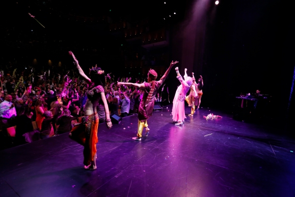 Photo Flash: Pierce Brosnan, Anjelica Huston, Michael Feinstein and More Celebrate Dame Edna's GLORIOUS GOODBYE Opening in L.A. Image