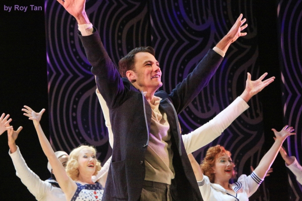Photo Flash: More Shots of ANYTHING GOES UK Tour Cast in Action! 