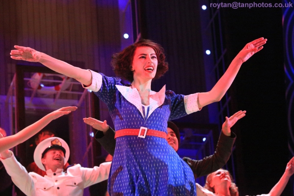 Photo Flash: More Shots of ANYTHING GOES UK Tour Cast in Action! 