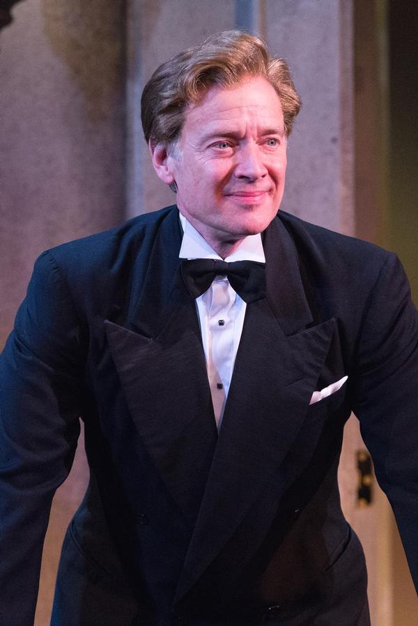 Photo Flash: First Look at Walnut Street Theatre's PRIVATE LIVES Image