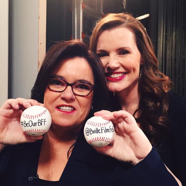 Photo Flash: A LEAGUE OF THEIR OWN Co-Stars Geena Davis & Rosie O'Donnell Reunite on THE VIEW 