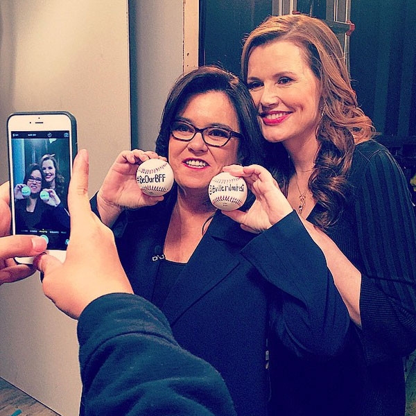 Photo Flash: A LEAGUE OF THEIR OWN Co-Stars Geena Davis & Rosie O'Donnell Reunite on THE VIEW 