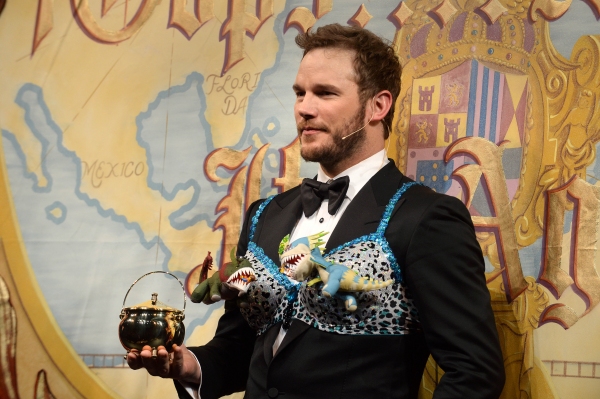 Photos and Video: Chris Pratt Named Hasty Pudding Theatricals' 2015 Man of the Year Image