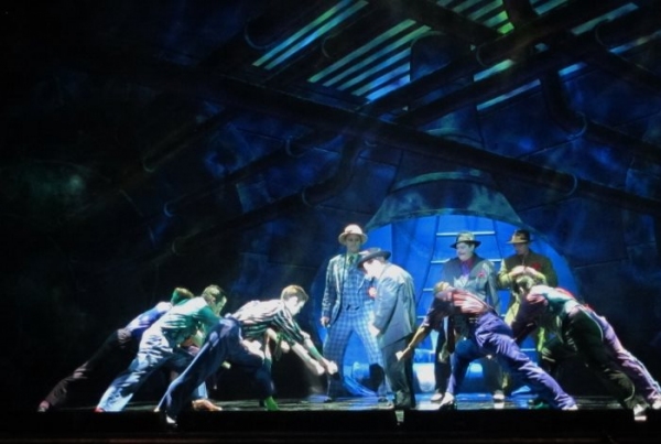 Photo Flash: First Look at the New GUYS AND DOLLS National Tour Image