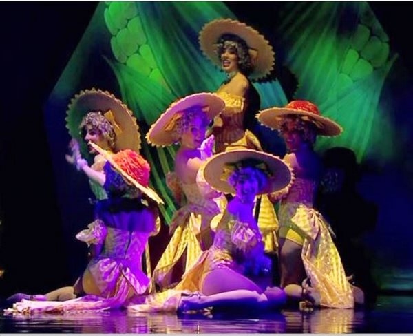 Photo Flash: First Look at the New GUYS AND DOLLS National Tour Image