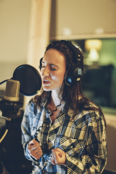 Photo Flash: Sneak Peek- ONCE Cast Members to Debut FAIR PLAY Video at 42West Image