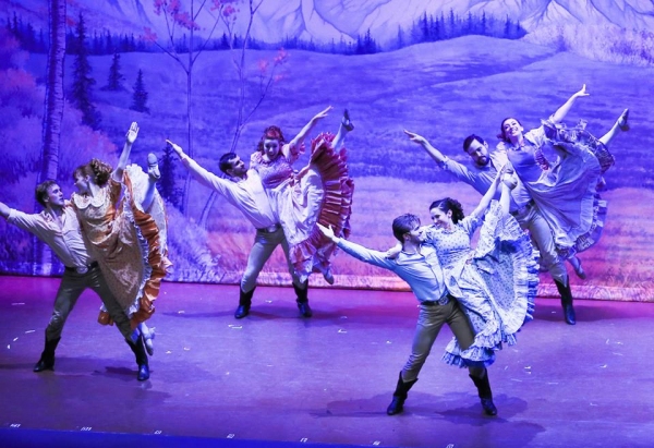 Photo Flash: First Look at the National Tour of SEVEN BRIDES FOR SEVEN BROTHERS Image