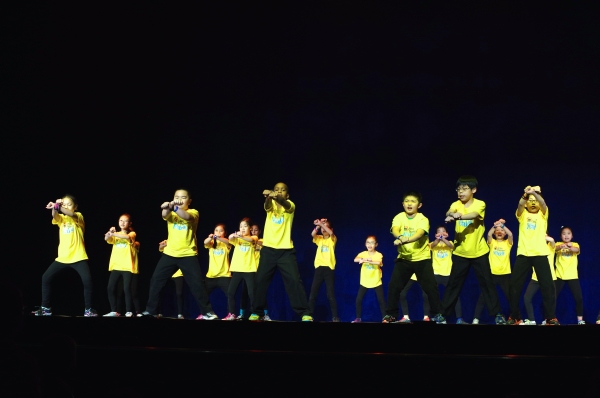 Photo Flash: Megan Hilty, Pasek & Paul, Darren Criss, Lilla Crawford & More at the JR. THEATRE FESTIVAL Image