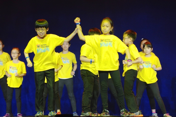 Photo Flash: Megan Hilty, Pasek & Paul, Darren Criss, Lilla Crawford & More at the JR. THEATRE FESTIVAL Image