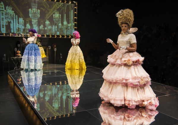 Photo Flash: First Look at Steppenwolf Theatre's MARIE ANTOINETTE Image