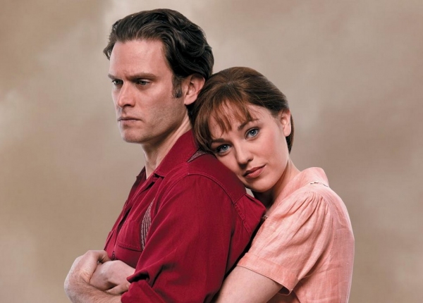 Photo Flash: Steven Pasquale and Laura Osnes Pose for Lyric Opera of Chicago's CAROUSEL!  Image