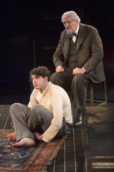 Eli Gelb as Pinchas Pelovits and Hal Linden as Yevgeny Zunser Photo