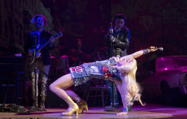Photo Flash: John Cameron Mitchell Returns to HEDWIG Tonight; New Shots!  Image