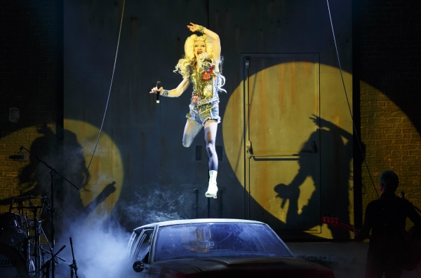 Photo Flash: John Cameron Mitchell Returns to HEDWIG Tonight; New Shots!  Image