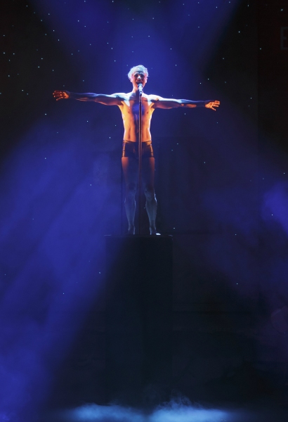 Photo Flash: John Cameron Mitchell Returns to HEDWIG Tonight; New Shots!  Image