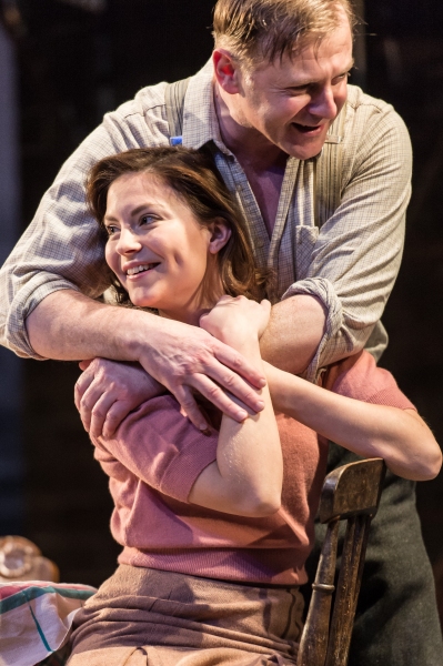Photo Flash: First Look at Jonathan Guy Lewis, Teresa Banham & More in UK's A VIEW FROM THE BRIDGE Image