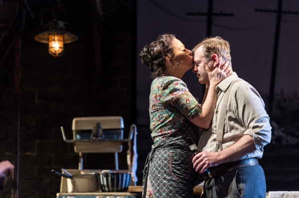 Photo Flash: First Look at Jonathan Guy Lewis, Teresa Banham & More in UK's A VIEW FROM THE BRIDGE Image
