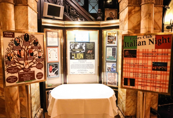 Photo Coverage: Jamie deRoy & Friends Brings FAMILY TIES to the Friars Club Image