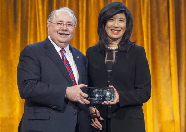 Robert J. Kueppers and Andrea Jung Photo