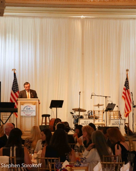 Photo Coverage: Naomi Judd, Will & Anthony Nunziata Honor K-9 Battle Buddies at American Humane Association Image