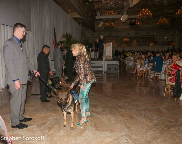 Photo Coverage: Naomi Judd, Will & Anthony Nunziata Honor K-9 Battle Buddies at American Humane Association Image