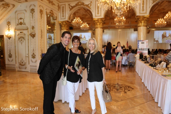 Photo Coverage: Naomi Judd, Will & Anthony Nunziata Honor K-9 Battle Buddies at American Humane Association Image