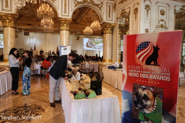 Photo Coverage: Naomi Judd, Will & Anthony Nunziata Honor K-9 Battle Buddies at American Humane Association Image