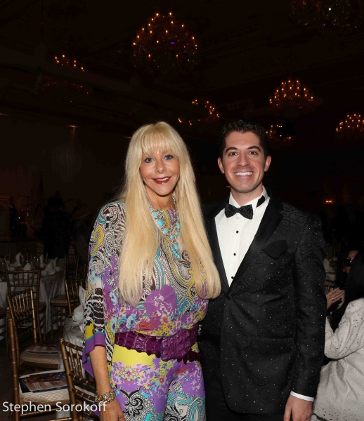 Photo Coverage: Naomi Judd, Will & Anthony Nunziata Honor K-9 Battle Buddies at American Humane Association Image